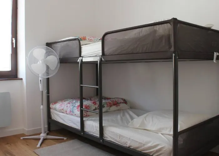 Nod Off In Neudorf! Cozy 2 Beds Near The Tram