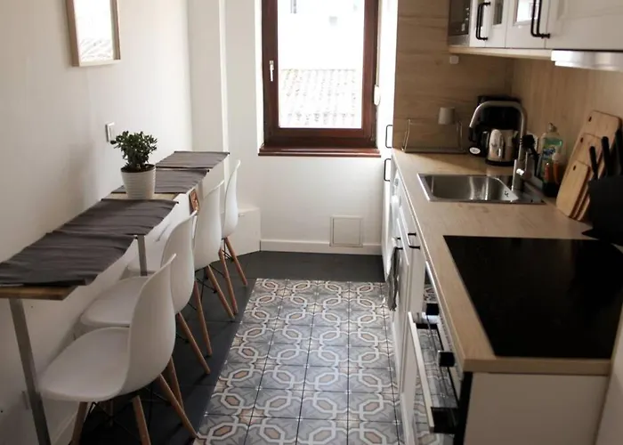 Apartment Nod Off In Neudorf! Cozy 2 Beds Near The Tram *