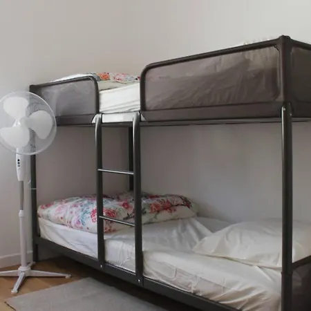 Nod Off In Neudorf! Cozy 2 Beds Near The Tram